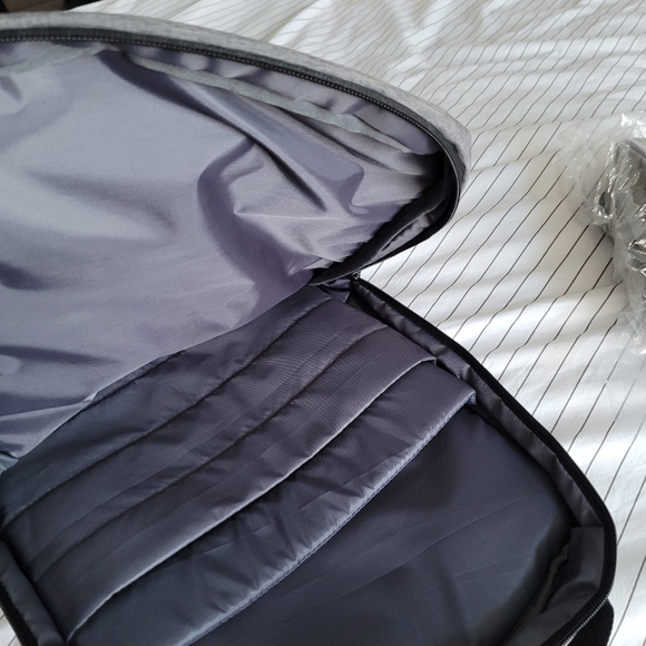 Padded backpack - Picture 8 of 10